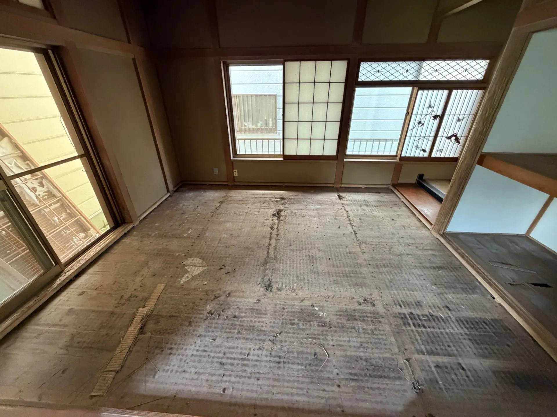 和室床工事(畳からフローリングに変更)